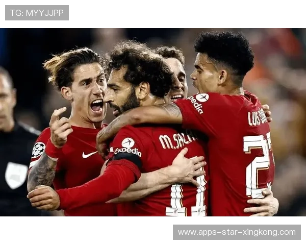 英超利物浦外线配合流畅,攻防转换凸显效率